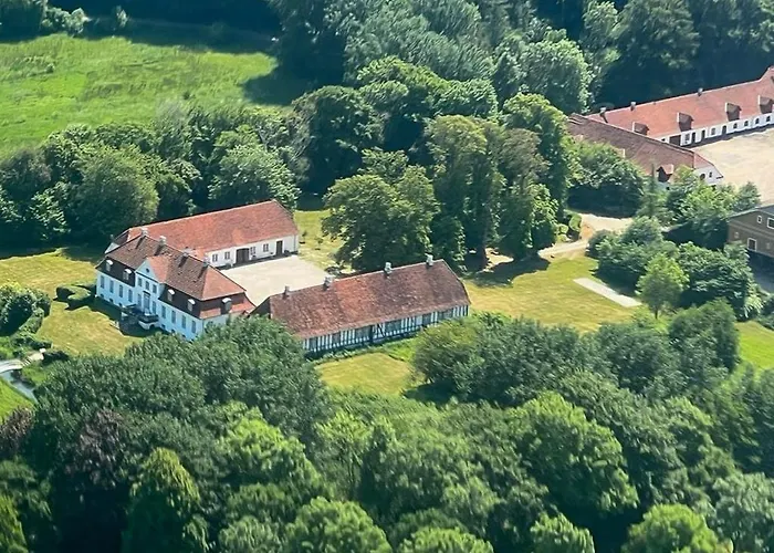 Historic Manor House At Gelskov Estate Vakantiehuis